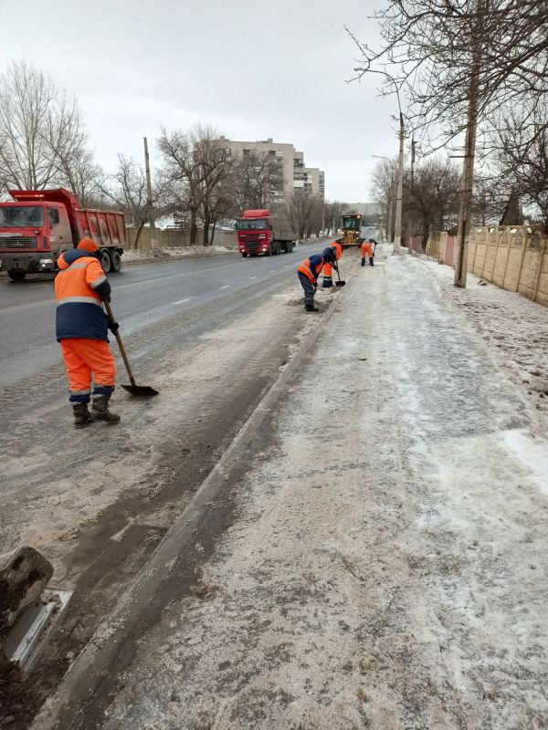 Сергей Козенко: В Краснодонском муниципальном округе продолжаются работы по борьбе с гололедом Сергей Козенко: В Краснодонском муниципальном округе продолжаются работы по борьбе с гололедом