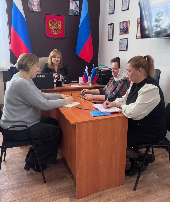 Пятница, 13-е: подвожу итог недели! Прием граждан, общественная деятельность, партийная работа : встречи, совещания, чествования, голосования, нормотворчество - то есть общение с земляками, подругами и соратниками Пятница, 13-е: подвожу итог недели! Прием граждан, общественная деятельность, партийная работа : встречи, совещания, чествования, голосования, нормотворчество - то есть общение с земляками, подругами и соратниками