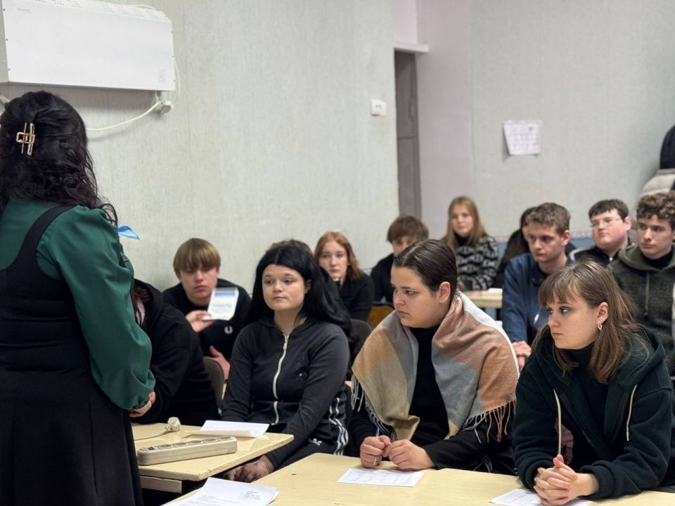 12 февраля специалисты центра занятости провели с учениками Бугаёвской средней школы профориентационное мероприятие-марафон «Школа выпускника» для учащихся 9 - 11 классов 12 февраля специалисты центра занятости провели с учениками Бугаёвской средней школы профориентационное мероприятие-марафон «Школа выпускника» для учащихся 9 - 11 классов