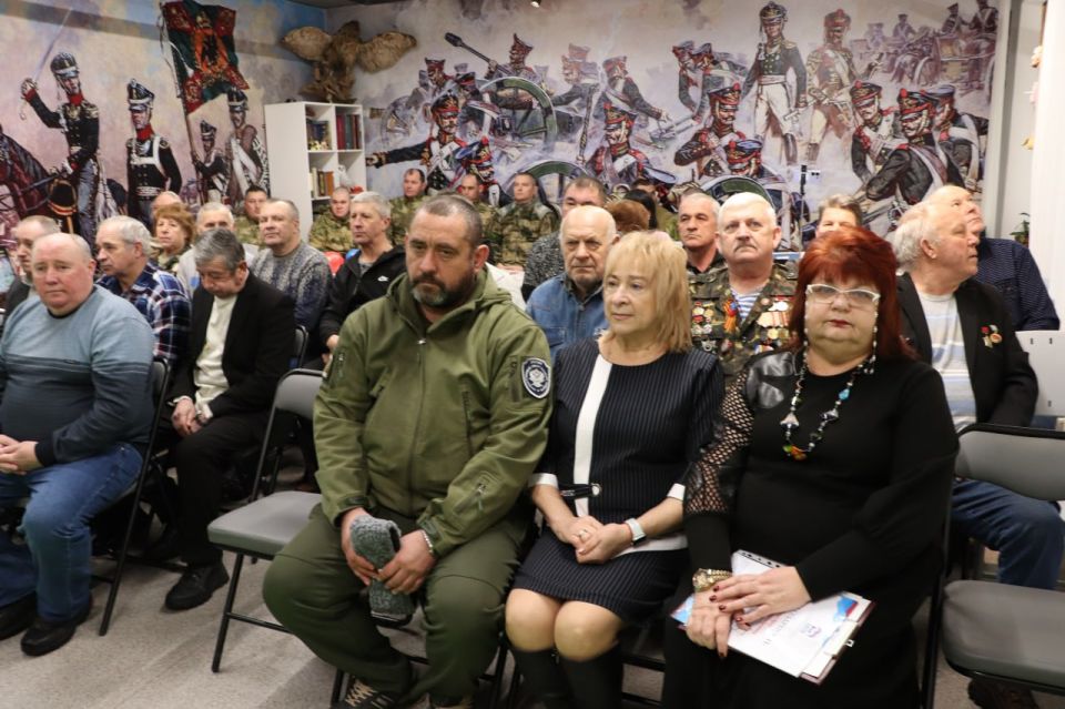 Единороссы Станично-Луганского муниципалитета приняли участие в мероприятиях ко Дню памяти воинов-интернационалистов Единороссы Станично-Луганского муниципалитета приняли участие в мероприятиях ко Дню памяти воинов-интернационалистов