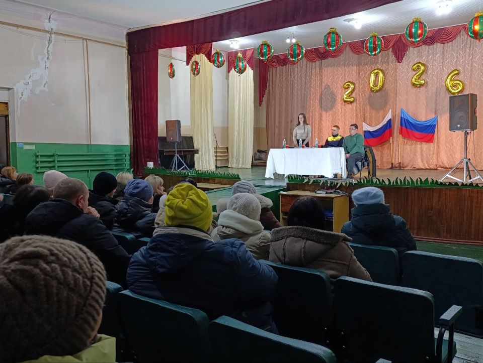 В клубе пгт Михайловка проведено родительское собрание для родителей Михайловской школы им.А.И.Малена, Чапаевского УВК им.В.А.Трушина и Михайловского ясли-сада "Чебурашка" В клубе пгт Михайловка проведено родительское собрание для родителей Михайловской школы им.А.И.Малена, Чапаевского УВК им.В.А.Трушина и Михайловского ясли-сада "Чебурашка"