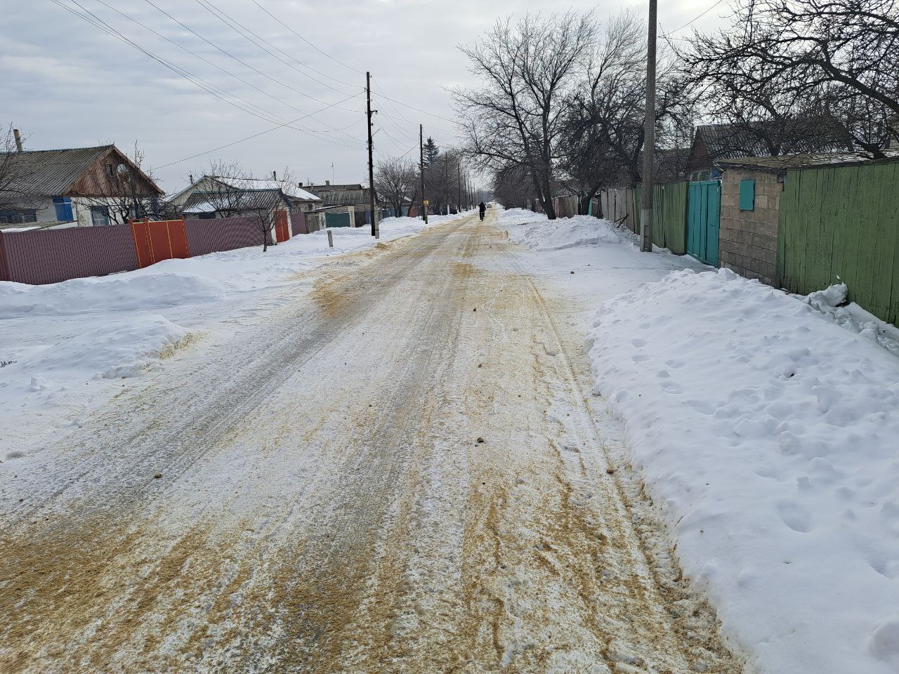 Внимание, гололед! Меры по обеспечению безопасности на дорогах и тротуарах Ровеньков и окрестных населенных пунктов Внимание, гололед! Меры по обеспечению безопасности на дорогах и тротуарах Ровеньков и окрестных населенных пунктов