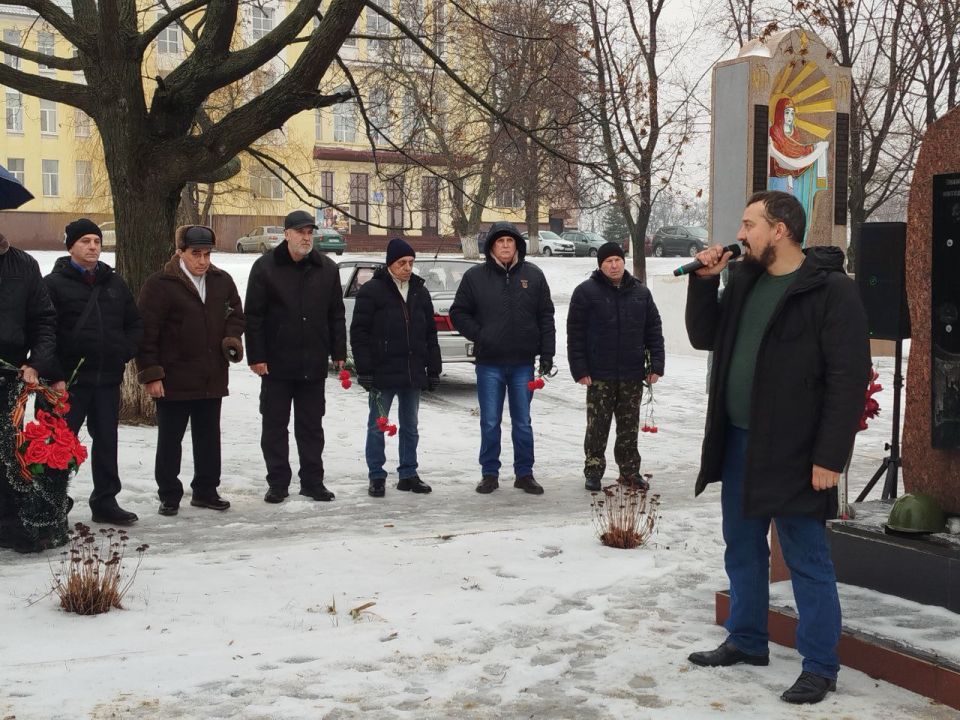 Евгений Морозов: В канун празднования памятной даты, несмотря на сложившиеся неблагоприятные погодные условия, у памятного знака воинам-интернационалистам состоялся митинг-реквием, посвященный Дню чествования участников... Евгений Морозов: В канун празднования памятной даты, несмотря на сложившиеся неблагоприятные погодные условия, у памятного знака воинам-интернационалистам состоялся митинг-реквием, посвященный Дню чествования участников...