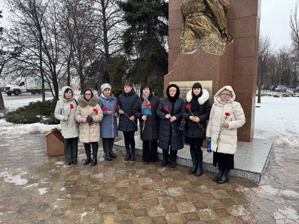 В Луганске проходят памятные мероприятия, приуроченные к 83-й годовщине освобождения города В Луганске проходят памятные мероприятия, приуроченные к 83-й годовщине освобождения города
