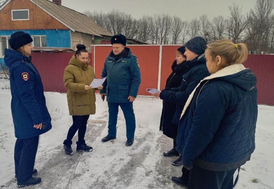 Безопасность пожилых и защита от мошенников: рейд в Новоайдарском округе Безопасность пожилых и защита от мошенников: рейд в Новоайдарском округе