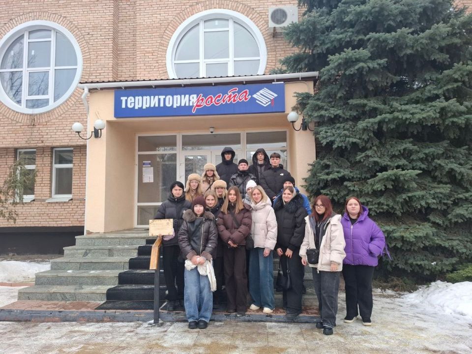 Учащиеся Лутугинской средней школы №2 приняли участие в проекте «Педкласс в гостях у Педкванта» Учащиеся Лутугинской средней школы №2 приняли участие в проекте «Педкласс в гостях у Педкванта»