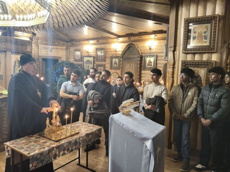 Связь сердец через веру и уважение: иностранные студенты прикоснулись к православным традициям Луганщины Связь сердец через веру и уважение: иностранные студенты прикоснулись к православным традициям Луганщины
