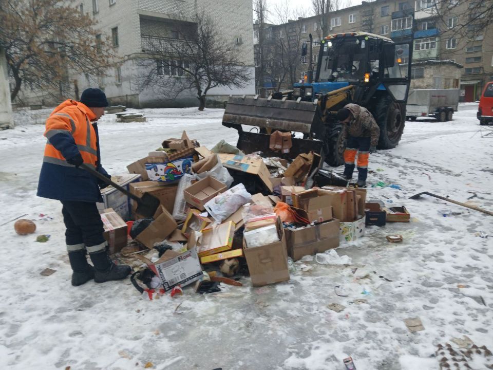 Продолжаются работы по вывозу твёрдых бытовых отходов Продолжаются работы по вывозу твёрдых бытовых отходов