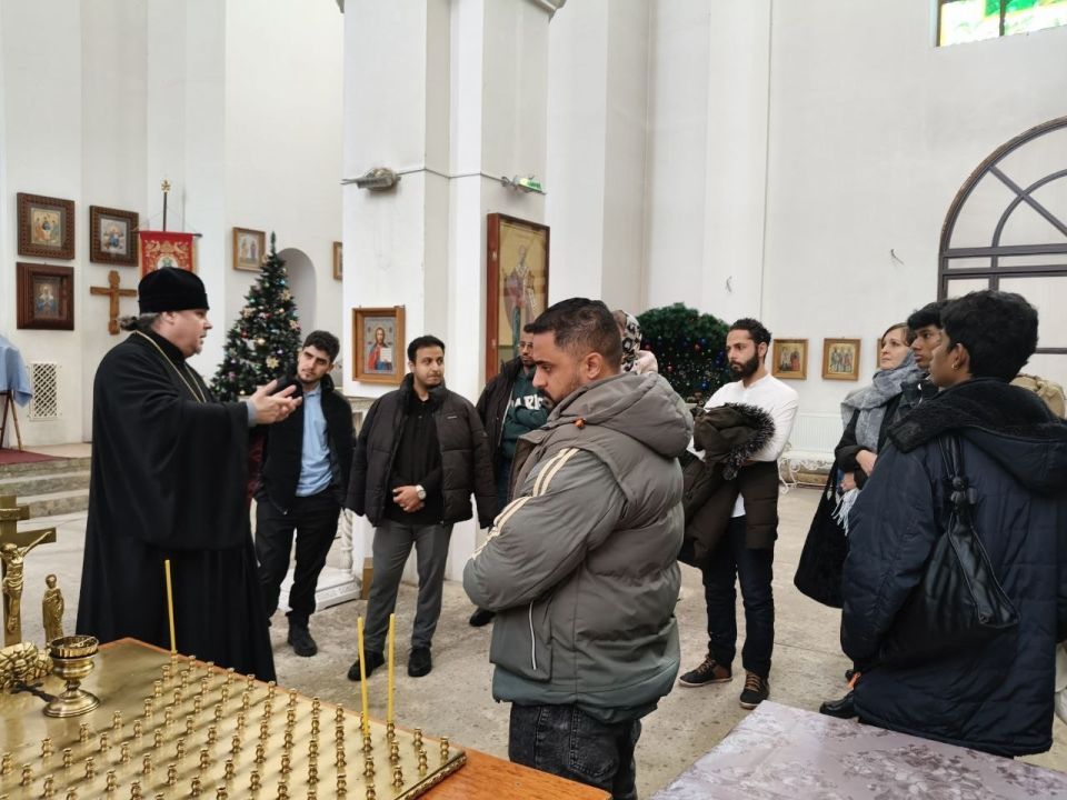 Связь сердец через веру и уважение: иностранные студенты прикоснулись к православным традициям Луганщины Связь сердец через веру и уважение: иностранные студенты прикоснулись к православным традициям Луганщины