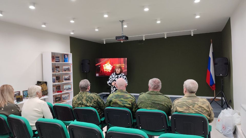 12 февраля в преддверии Дня вывода советских войск из Афганистана библиотеку посетили воины–афганцы 12 февраля в преддверии Дня вывода советских войск из Афганистана библиотеку посетили воины–афганцы