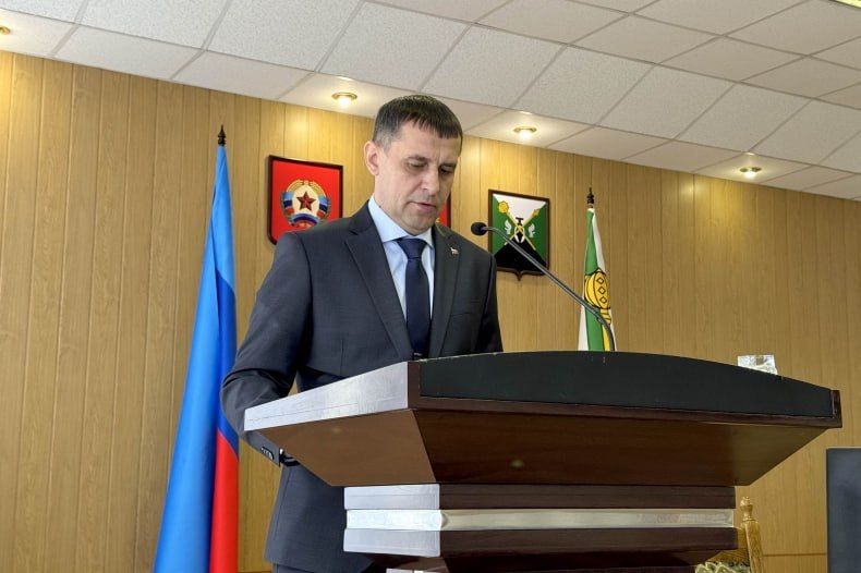 В большом зале заседаний Администрации округа под председательством Бориса Семиошко прошло очередное, 42-е заседание Совета депутатов первого созыва В большом зале заседаний Администрации округа под председательством Бориса Семиошко прошло очередное, 42-е заседание Совета депутатов первого созыва