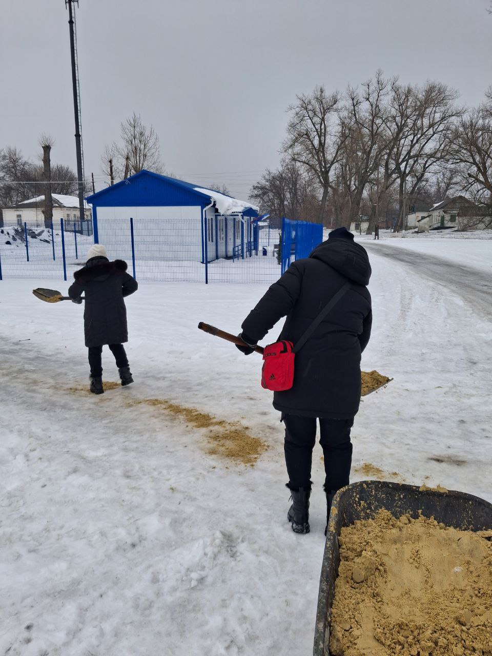 Внимание, гололед! Меры по обеспечению безопасности на дорогах и тротуарах Ровеньков и окрестных населенных пунктов Внимание, гололед! Меры по обеспечению безопасности на дорогах и тротуарах Ровеньков и окрестных населенных пунктов