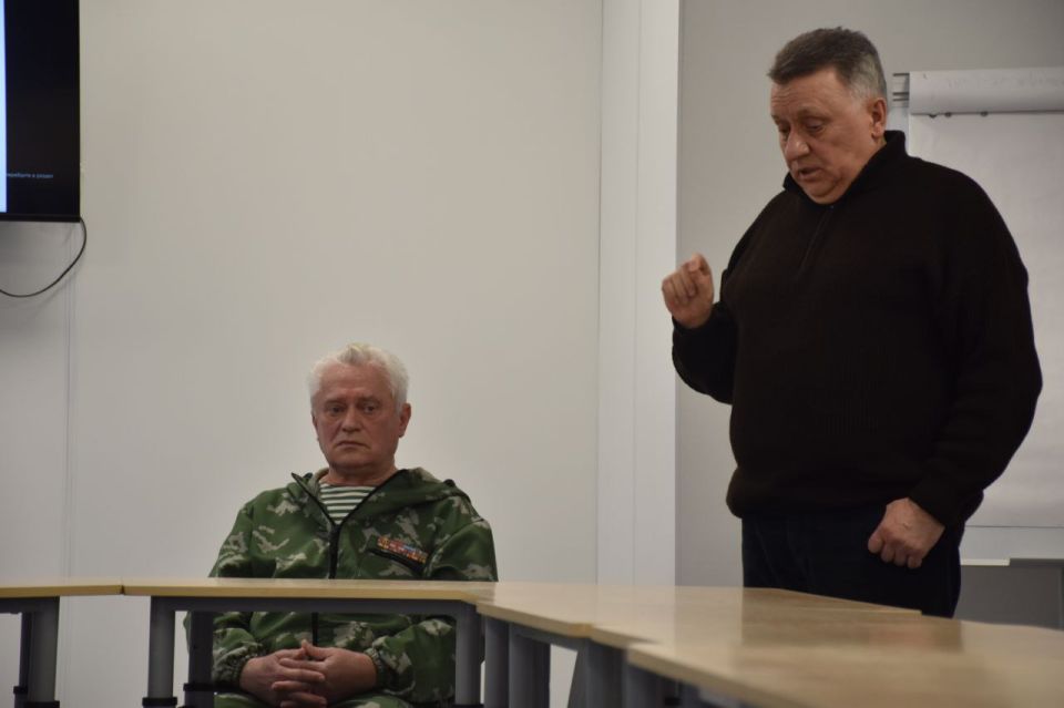 В Северодонецке при поддержке единороссов прошла встреча молодежи с военнослужащими, исполнявшими служебный долг за пределами Отечества В Северодонецке при поддержке единороссов прошла встреча молодежи с военнослужащими, исполнявшими служебный долг за пределами Отечества