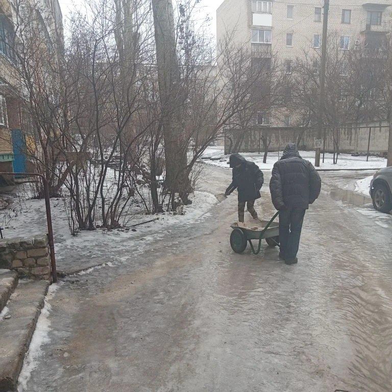 Наталия Жулинская: Продолжаем борьбу с гололедом Наталия Жулинская: Продолжаем борьбу с гололедом