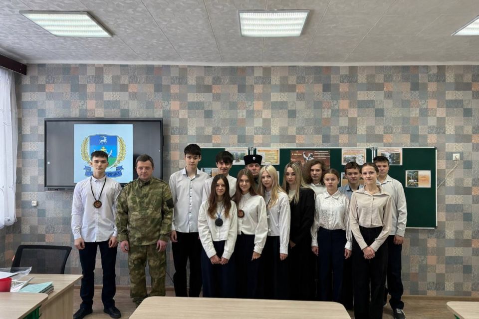 В ГБОУ ЛНР «Брянковская СШ № 9» прошла тематическая встреча «Сквозь огонь к свободе», приуроченная к годовщине освобождения Ворошиловграда от немецко-фашистских захватчиков В ГБОУ ЛНР «Брянковская СШ № 9» прошла тематическая встреча «Сквозь огонь к свободе», приуроченная к годовщине освобождения Ворошиловграда от немецко-фашистских захватчиков