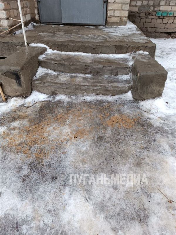 В Краснодонском муниципальном округе ведутся противогололедные работы В Краснодонском муниципальном округе ведутся противогололедные работы