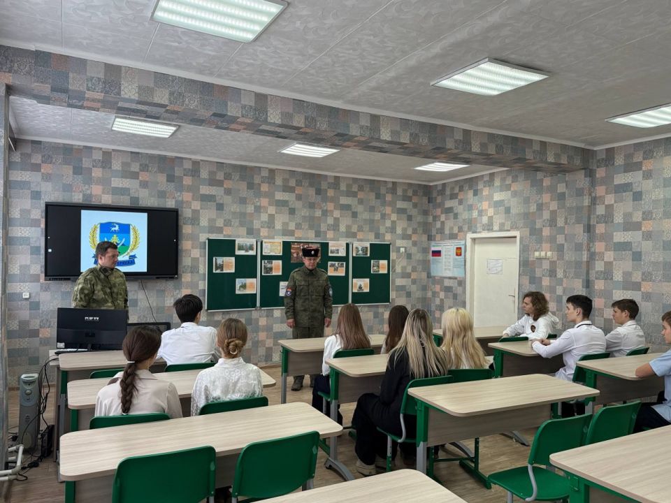 В ГБОУ ЛНР «Брянковская СШ № 9» прошла тематическая встреча «Сквозь огонь к свободе», приуроченная к годовщине освобождения Ворошиловграда от немецко-фашистских захватчиков В ГБОУ ЛНР «Брянковская СШ № 9» прошла тематическая встреча «Сквозь огонь к свободе», приуроченная к годовщине освобождения Ворошиловграда от немецко-фашистских захватчиков