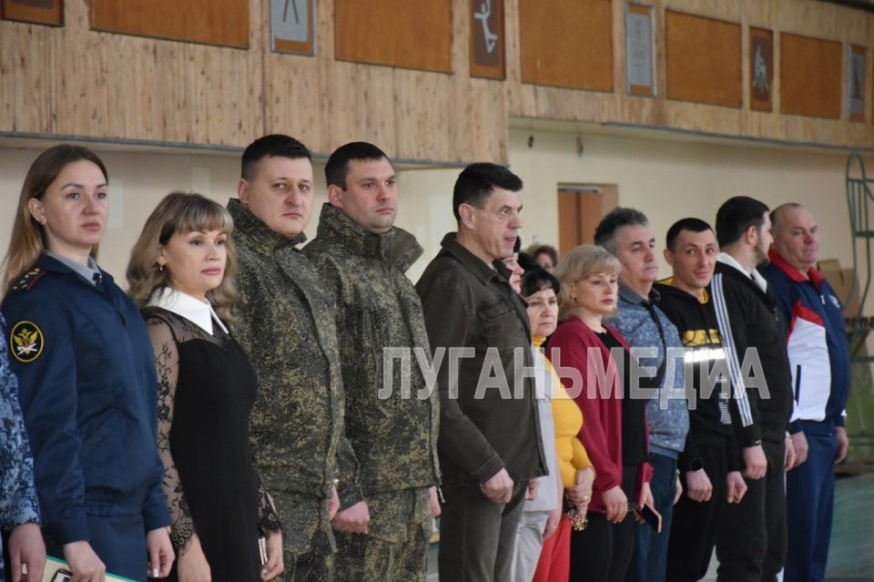 Традиционное патриотическое физкультурное мероприятие «Отечества достойные сыны» прошло в спорткомплексе Антрацита Традиционное патриотическое физкультурное мероприятие «Отечества достойные сыны» прошло в спорткомплексе Антрацита