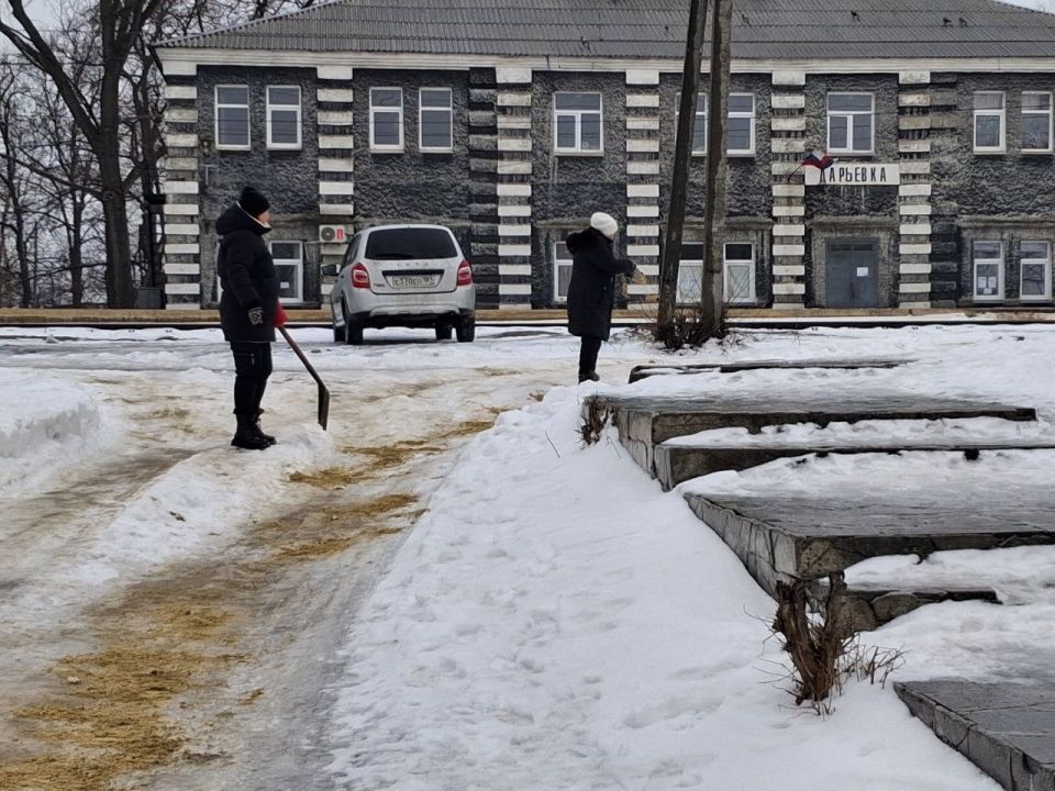 Внимание, гололед! Меры по обеспечению безопасности на дорогах и тротуарах Ровеньков и окрестных населенных пунктов Внимание, гололед! Меры по обеспечению безопасности на дорогах и тротуарах Ровеньков и окрестных населенных пунктов