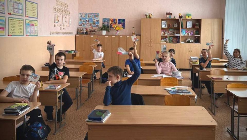 Открытки с историей: как старшеклассники передали память о Дне освобождения Ворошиловграда! Открытки с историей: как старшеклассники передали память о Дне освобождения Ворошиловграда!