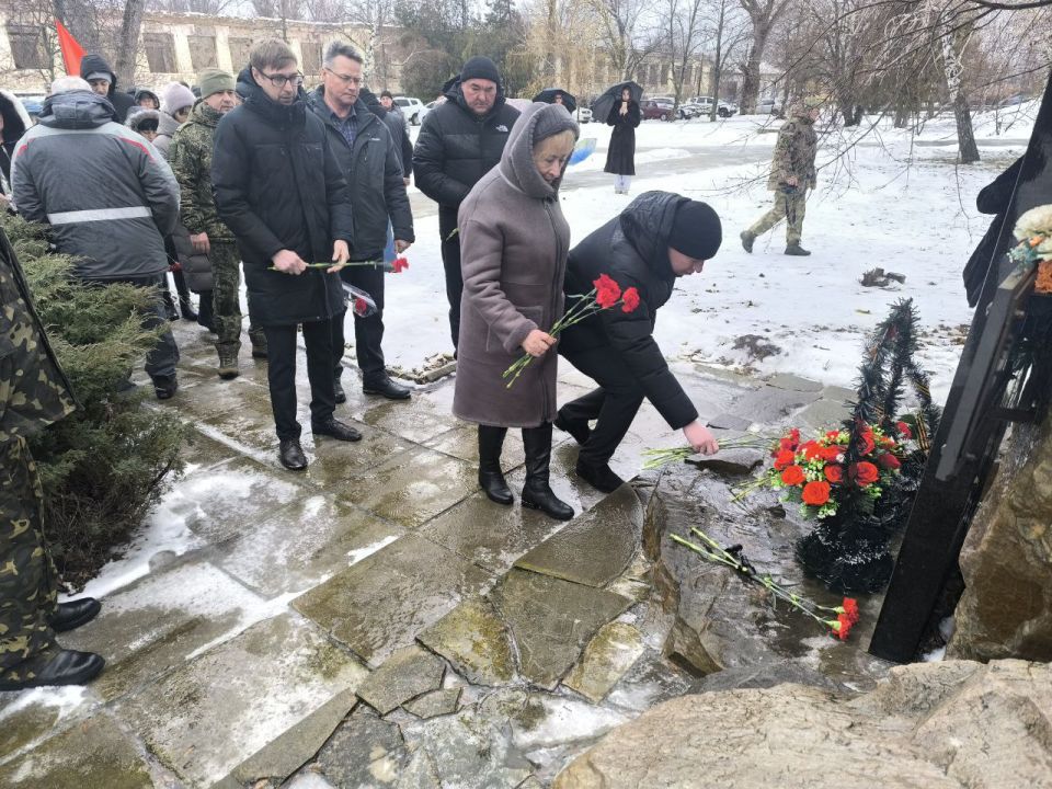 Память сильнее времени: в Станично-Луганском МО отметили 37-ю годовщину вывода советских войск из Афганистана Память сильнее времени: в Станично-Луганском МО отметили 37-ю годовщину вывода советских войск из Афганистана