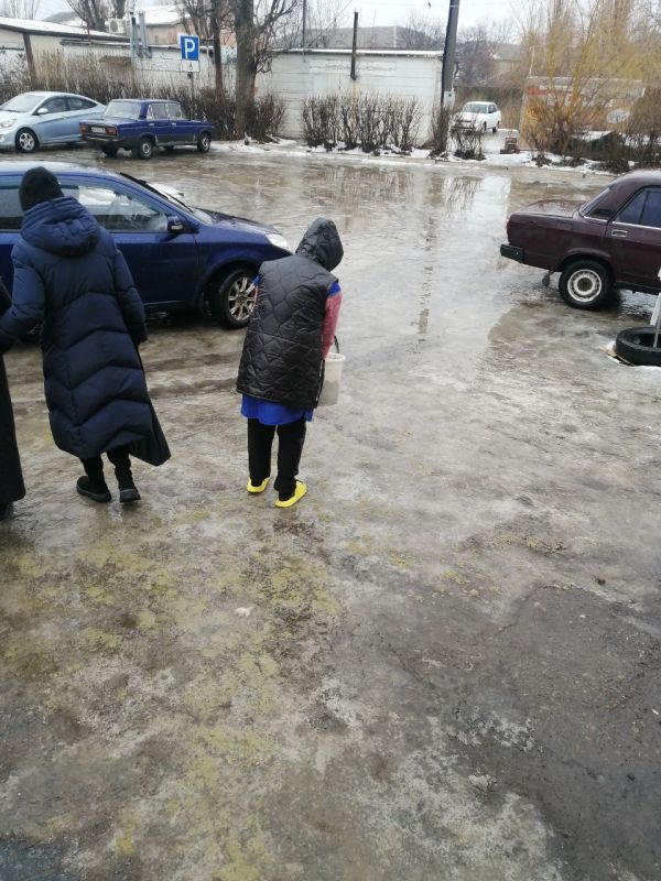 Евгений Бондарь: Гололёд? Мы готовы!. В Лутугинском округе продолжаются противогололёдные работы изза резкого потепления, ледяного дождя и гололёда (о чём предупреждали синоптики) Евгений Бондарь: Гололёд? Мы готовы!. В Лутугинском округе продолжаются противогололёдные работы изза резкого потепления, ледяного дождя и гололёда (о чём предупреждали синоптики)