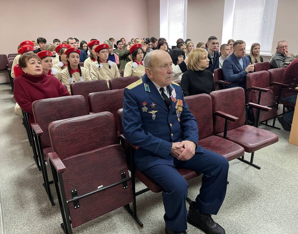 Афганистан… Сегодня это слово звучит как натянутая струна, пробуждая тревогу и скорбь Афганистан… Сегодня это слово звучит как натянутая струна, пробуждая тревогу и скорбь