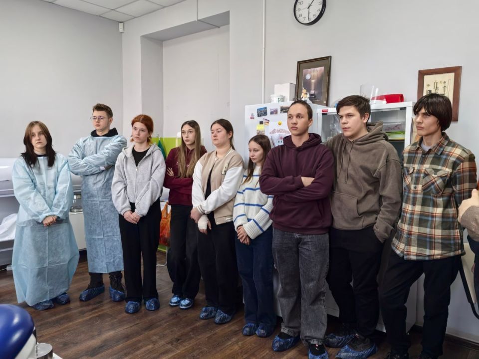 Школьники из Северодонецка побывали на экскурсии в стоматологической клинике Школьники из Северодонецка побывали на экскурсии в стоматологической клинике