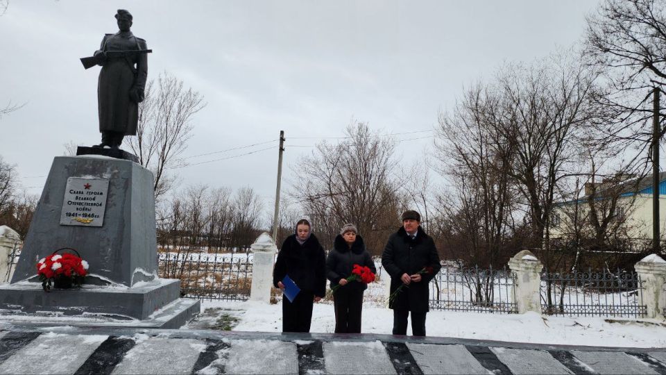 В Новосветловке состоялся митинг ко Дню освобождения поселка от немецко-фашистских захватчиков В Новосветловке состоялся митинг ко Дню освобождения поселка от немецко-фашистских захватчиков