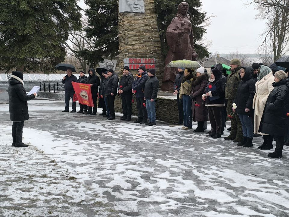 В Белокуракинском округе состоялся митинг ко Дню памяти россиян, исполнявших служебный долг за пределами Отечеств В Белокуракинском округе состоялся митинг ко Дню памяти россиян, исполнявших служебный долг за пределами Отечеств