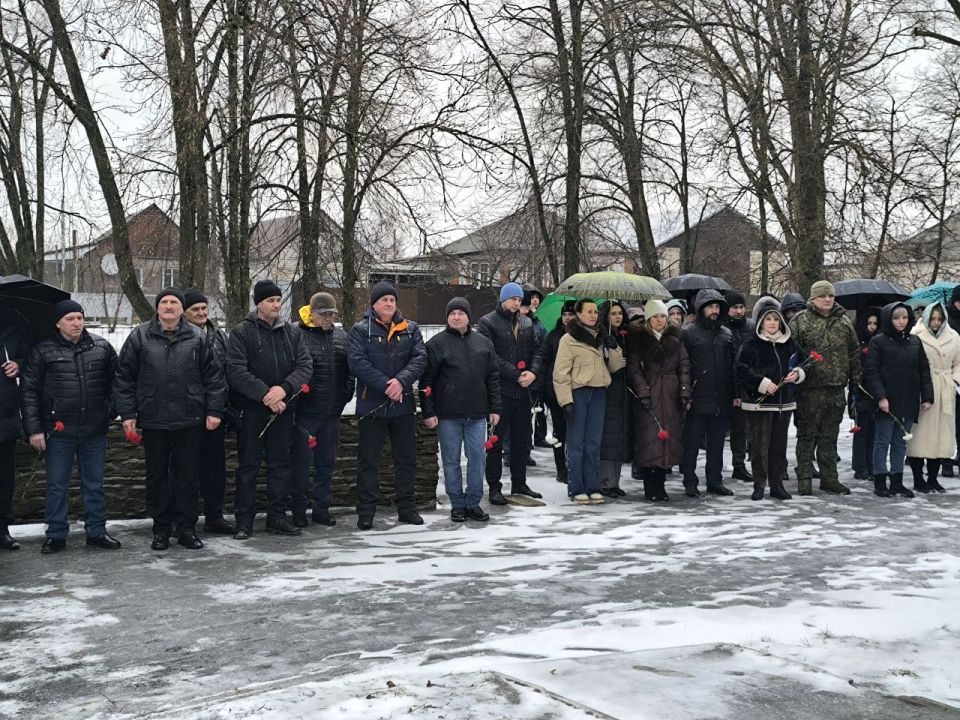 В Белокуракинском округе состоялся митинг ко Дню памяти россиян, исполнявших служебный долг за пределами Отечеств В Белокуракинском округе состоялся митинг ко Дню памяти россиян, исполнявших служебный долг за пределами Отечеств