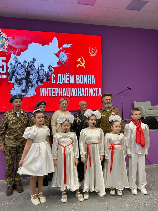День памяти: в молодёжном центре почтили подвиг воиновинтернационалистов День памяти: в молодёжном центре почтили подвиг воиновинтернационалистов