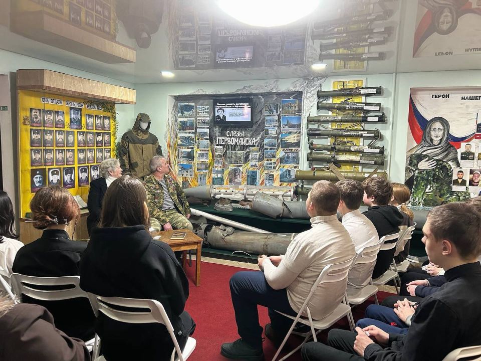 В Музее истории города Первомайска прошел тематический час, посвященный непростому периоду - выводу советских войск из Афганистана В Музее истории города Первомайска прошел тематический час, посвященный непростому периоду - выводу советских войск из Афганистана