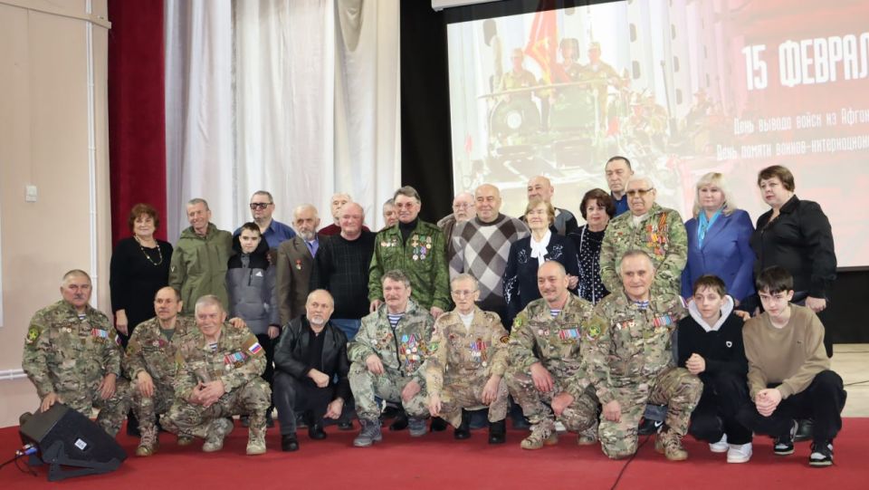 В Перевальском районном дворце культуры состоялся концерт В Перевальском районном дворце культуры состоялся концерт