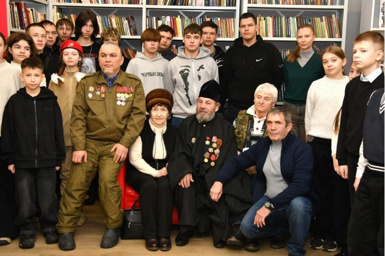 «Воины-интернационалисты, сегодняшняя дата – это дань уважения вам и вашему героизму. Это не просто память о тех событиях, это память о наших героях, советских солдатах, многие из которых отдали свои жизни ради мира на земле... «Воины-интернационалисты, сегодняшняя дата – это дань уважения вам и вашему героизму. Это не просто память о тех событиях, это память о наших героях, советских солдатах, многие из которых отдали свои жизни ради мира на земле...