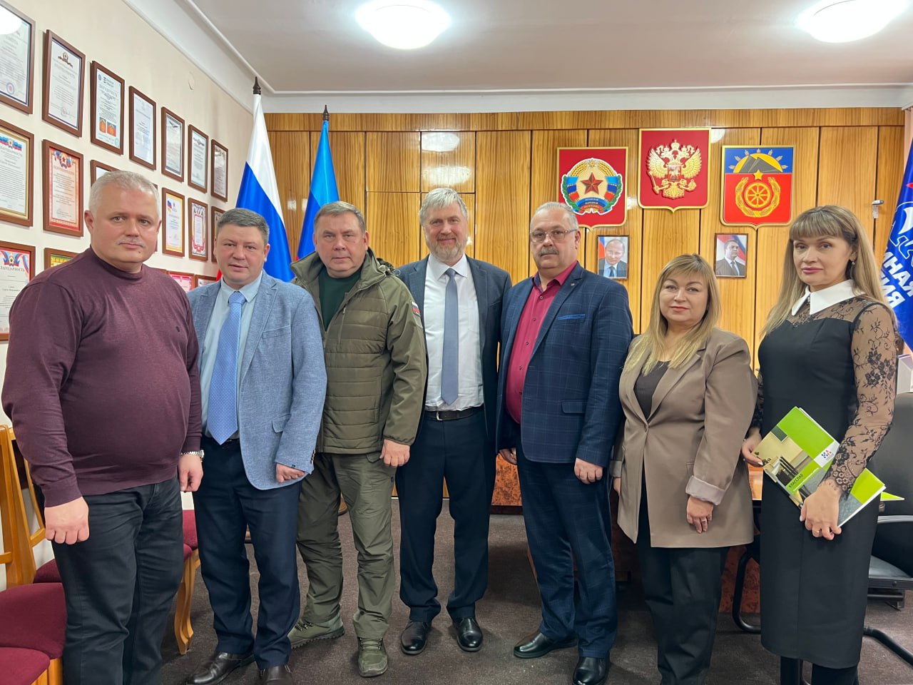 Константин Бутримов: ВСТРЕЧА, КОТОРАЯ ОТКРЫВАЕТ НОВЫЕ ГОРИЗОНТЫ: О ВИЗИТЕ ПЕТЕРБУРГСКИХ КОЛЛЕГ В АНТРАЦИТ