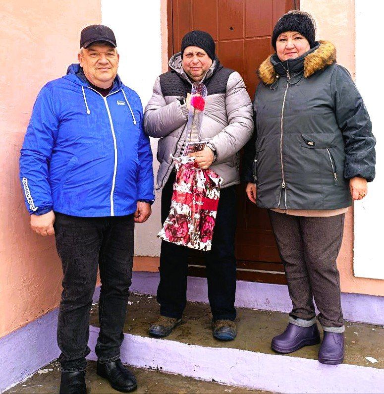 С честью выполнившие долг. В преддверии Дня памяти о россиянах, исполнявших служебный долг за пределами Отечества активисты первички № 5 села Бараниковка совместно с сотрудниками Бараниковского сельского Дома культуры... С честью выполнившие долг. В преддверии Дня памяти о россиянах, исполнявших служебный долг за пределами Отечества активисты первички № 5 села Бараниковка совместно с сотрудниками Бараниковского сельского Дома культуры...