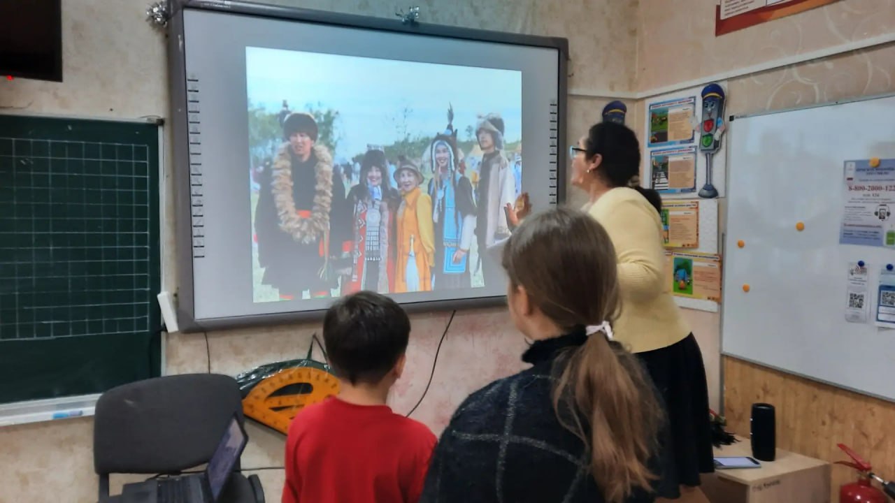 ЗИМНИЕ ЗАБАВЫ НАРОДОВ РОССИИ ЗИМНИЕ ЗАБАВЫ НАРОДОВ РОССИИ