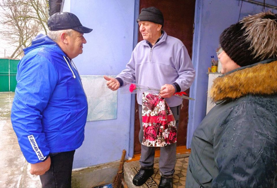 С честью выполнившие долг. В преддверии Дня памяти о россиянах, исполнявших служебный долг за пределами Отечества активисты первички № 5 села Бараниковка совместно с сотрудниками Бараниковского сельского Дома культуры... С честью выполнившие долг. В преддверии Дня памяти о россиянах, исполнявших служебный долг за пределами Отечества активисты первички № 5 села Бараниковка совместно с сотрудниками Бараниковского сельского Дома культуры...