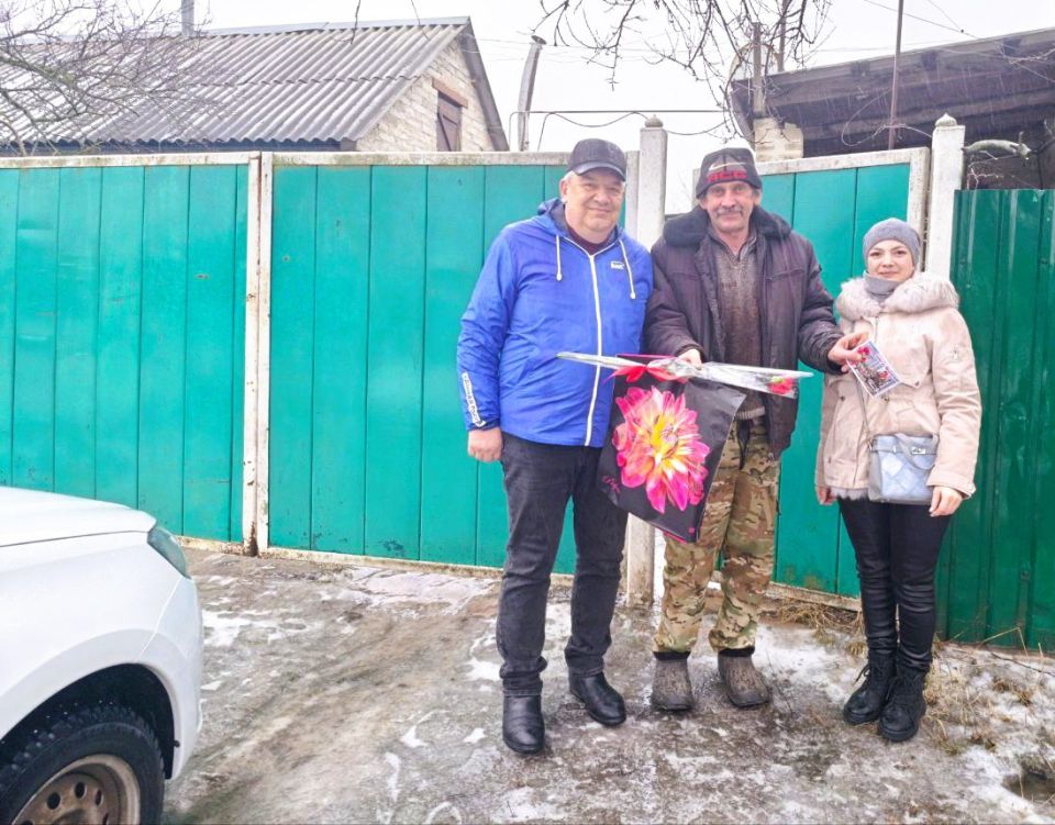 С честью выполнившие долг. В преддверии Дня памяти о россиянах, исполнявших служебный долг за пределами Отечества активисты первички № 5 села Бараниковка совместно с сотрудниками Бараниковского сельского Дома культуры... С честью выполнившие долг. В преддверии Дня памяти о россиянах, исполнявших служебный долг за пределами Отечества активисты первички № 5 села Бараниковка совместно с сотрудниками Бараниковского сельского Дома культуры...