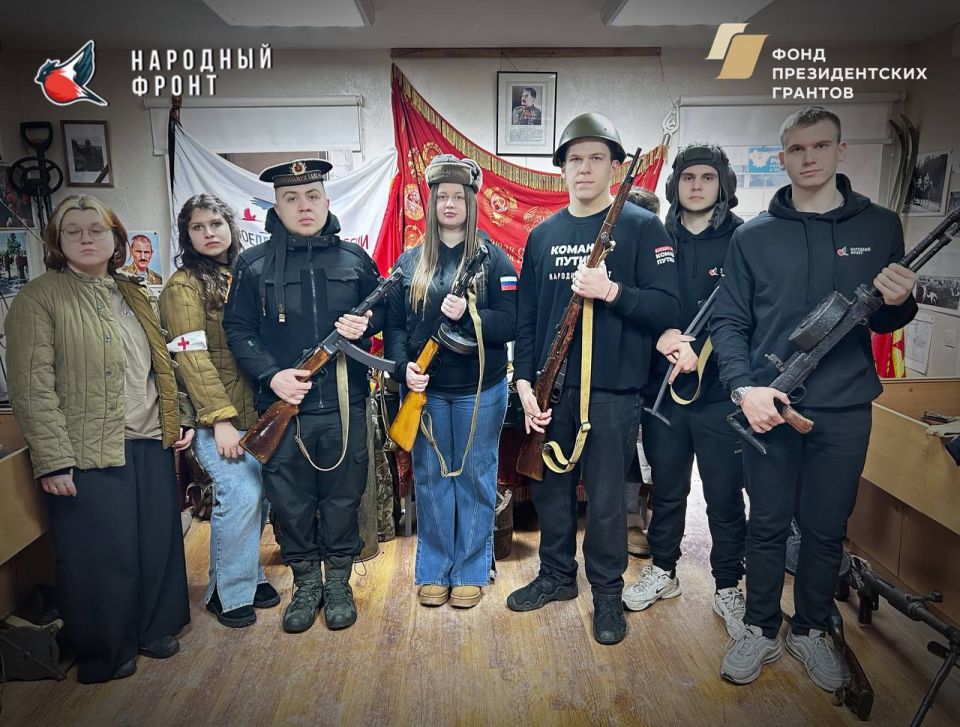 Команда Молодёжки НФ посетила ЛВИО «Память Донбасса» Команда Молодёжки НФ посетила ЛВИО «Память Донбасса»