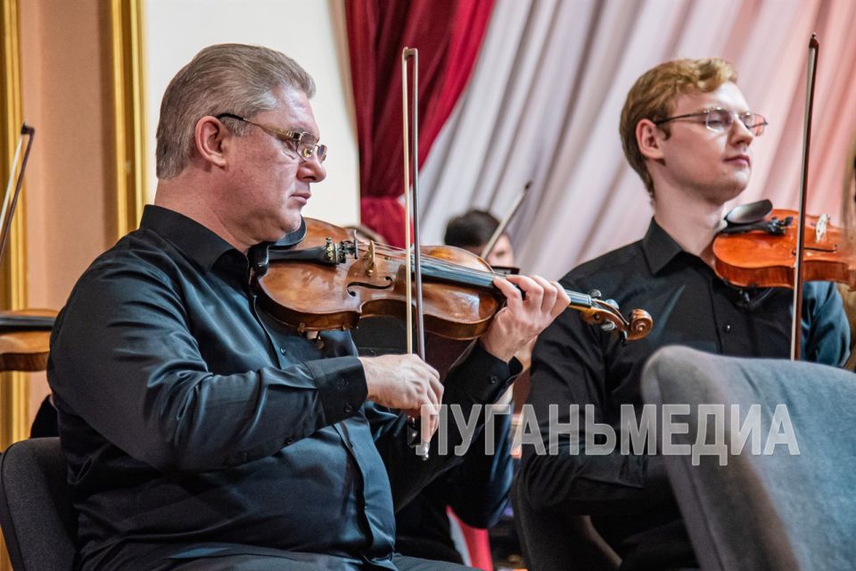 Музыкальная драма «Алеша» покорила сердца луганчан Музыкальная драма «Алеша» покорила сердца луганчан
