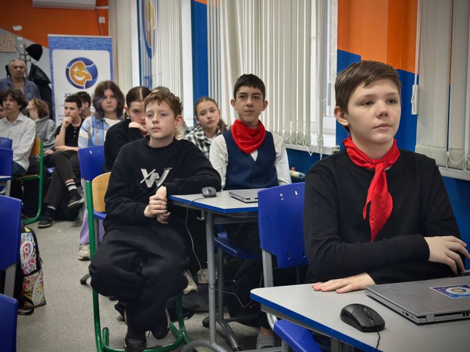 Память жива: уроки мужества и любви к Родине для юных луганчан Память жива: уроки мужества и любви к Родине для юных луганчан