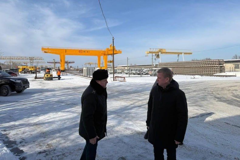 В Донецке и Луганске восстанавливают таможенную инфраструктуру В Донецке и Луганске восстанавливают таможенную инфраструктуру