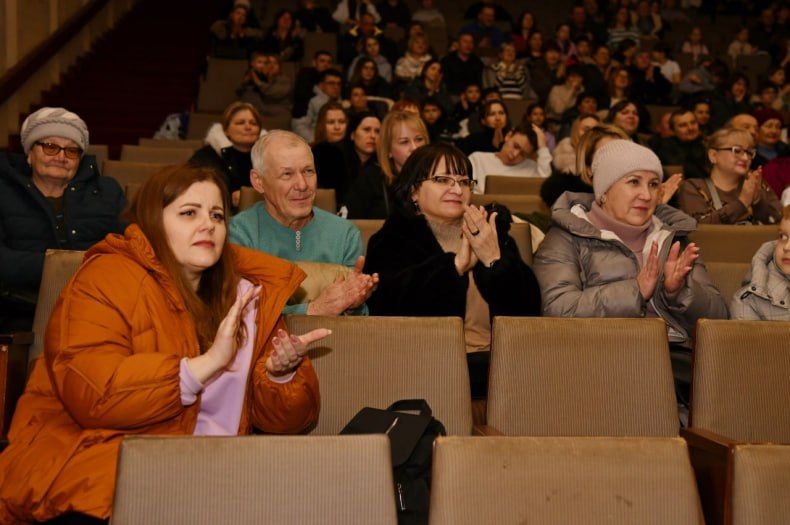 Свердловский Дворец культуры стал настоящим центром притяжения для всех, кто ценит духовные традиции и любит творчество Свердловский Дворец культуры стал настоящим центром притяжения для всех, кто ценит духовные традиции и любит творчество