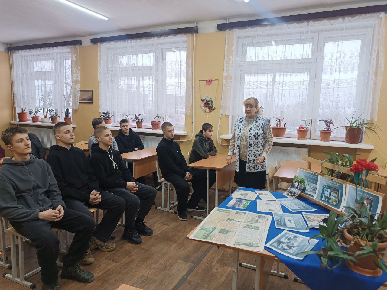 Молодогвардейский колледж почтил память воинов-интернационалистов Молодогвардейский колледж почтил память воинов-интернационалистов