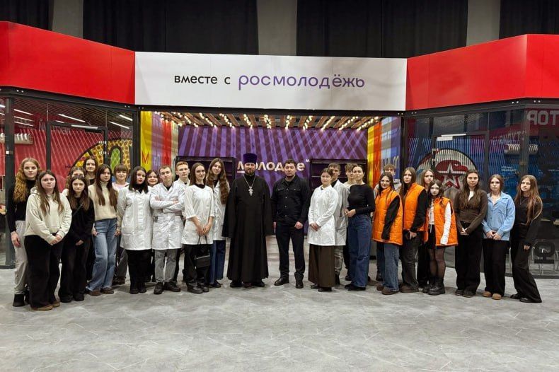 К беседе присоединился и руководитель делегации Красноярского края в Свердловском округе Игорь Мирошников К беседе присоединился и руководитель делегации Красноярского края в Свердловском округе Игорь Мирошников