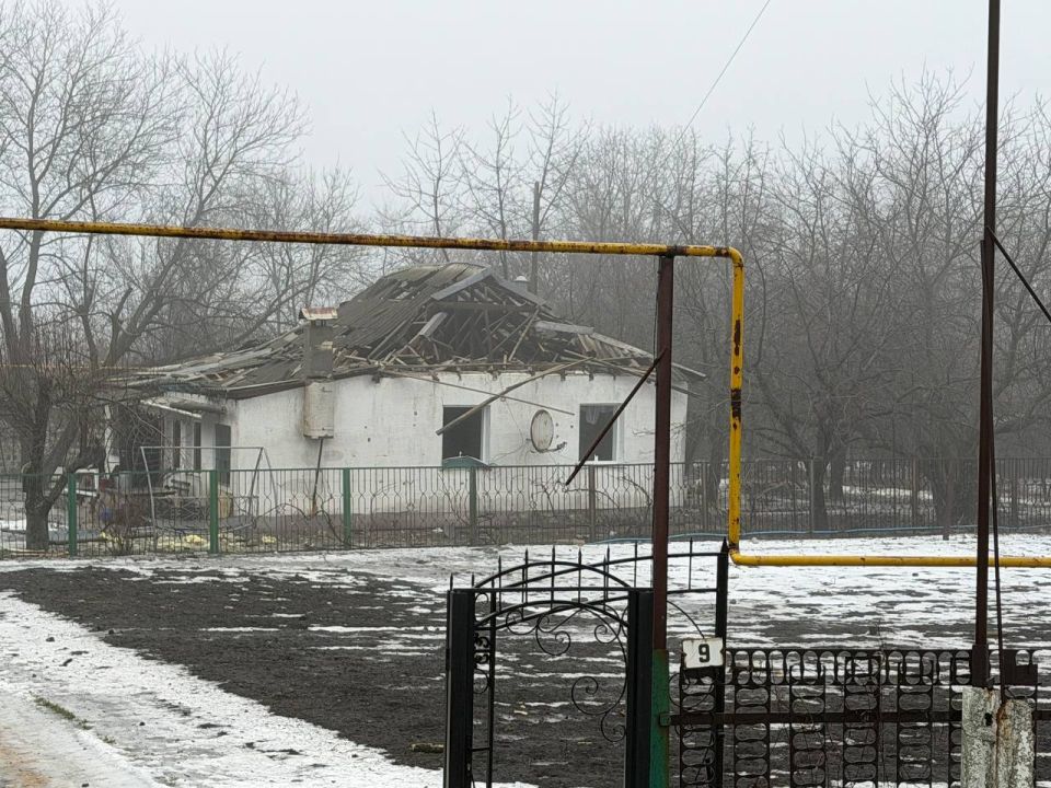 «Враг снова нанес удар»: В ЛНР от массированной атаки беспилотников пострадали 15 мирных жителей «Враг снова нанес удар»: В ЛНР от массированной атаки беспилотников пострадали 15 мирных жителей