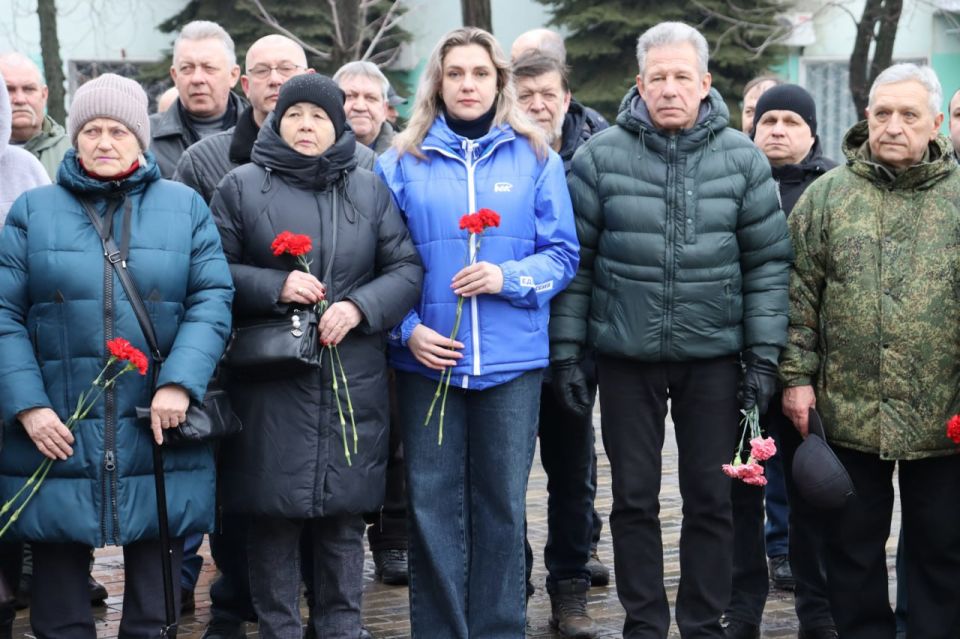 В Стаханове вспомнили земляков, не вернувшихся с афганской войны В Стаханове вспомнили земляков, не вернувшихся с афганской войны