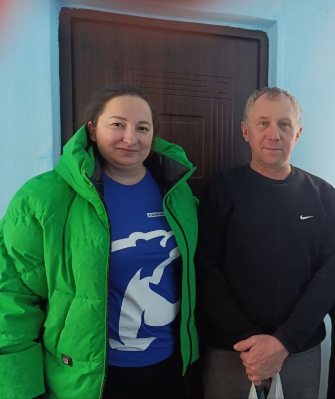 Активисты ВПП "ЕДИНАЯ РОССИЯ" совместно с представителями Администрации Новопсковского муниципального округа Луганской Народной Республики и военнослужащими оказали адресную помощь военнослужащим Советской армии, исполнявших... Активисты ВПП "ЕДИНАЯ РОССИЯ" совместно с представителями Администрации Новопсковского муниципального округа Луганской Народной Республики и военнослужащими оказали адресную помощь военнослужащим Советской армии, исполнявших...